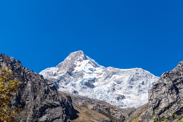 Widok na góry Andy w regionie Ancash w Peru