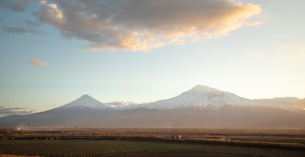 Widok na góry Ararat z Armenii