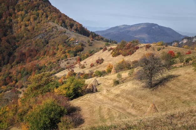 Zdjęcie widok na góry na tle nieba