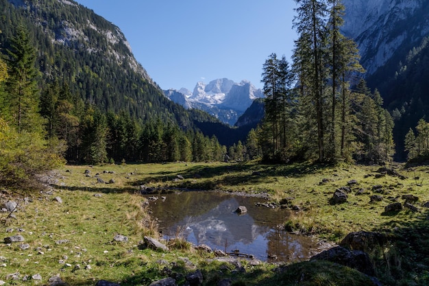 Zdjęcie widok na góry na tle nieba