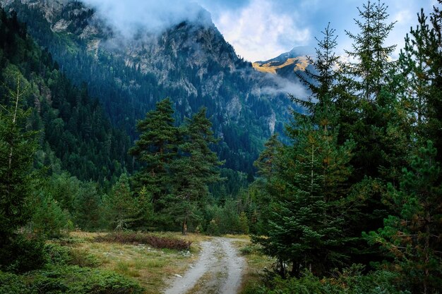 Widok Na Góry, Słoneczny Dzień, Skały, Usba, Georgia