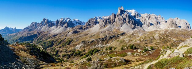 Widok na góry w parku narodowym Ecrins w pobliżu schroniska du Laval we Francji