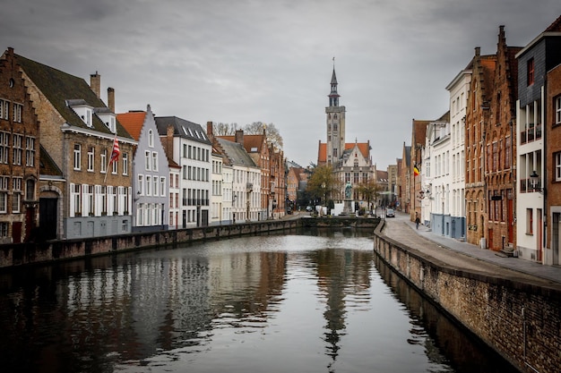 Widok na historyczne centrum Brugii Stare miasto w średniowiecznej Europie w Belgii