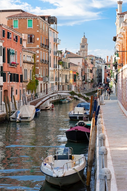 Widok na kanał w Wenecji, Włochy.