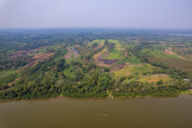 Widok na lagunę Yarinacocha w Pucallpa