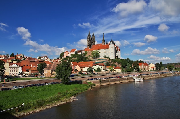Widok na miasto Miśnia nad rzeką ElbÐµ w Saksonii Niemcy