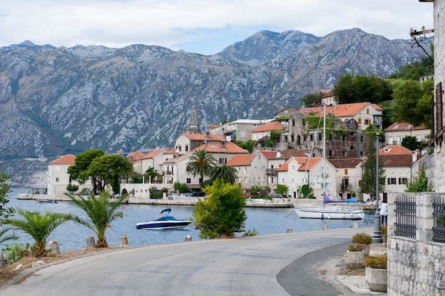 Widok na miasto Perast, Czarnogóra.