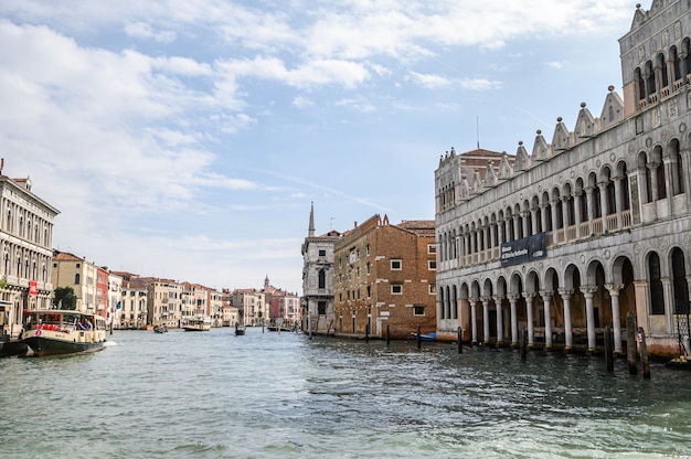 Widok na miasto z Canal Grande, historyczne centrum.