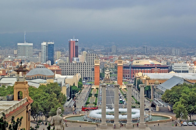 Widok na miasto z punktu widzenia T w letni dzień Barcelona Hiszpania