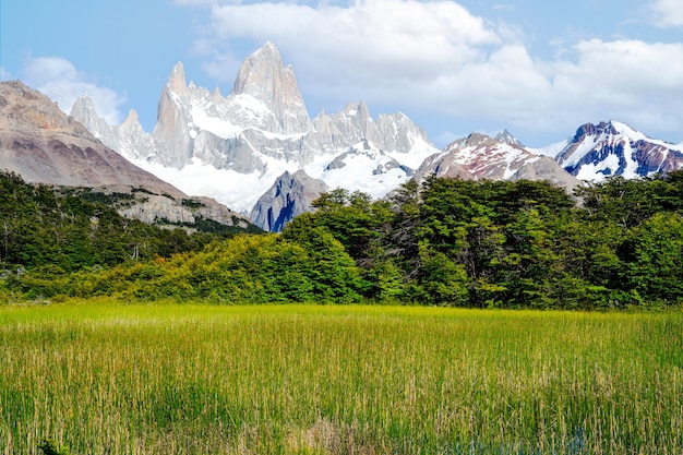 Widok na Monte Fitz Roy w PatagoniiArgentyna