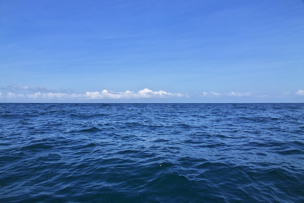 Zdjęcie widok na morze karaibskie w pobliżu kartageny w kolumbii