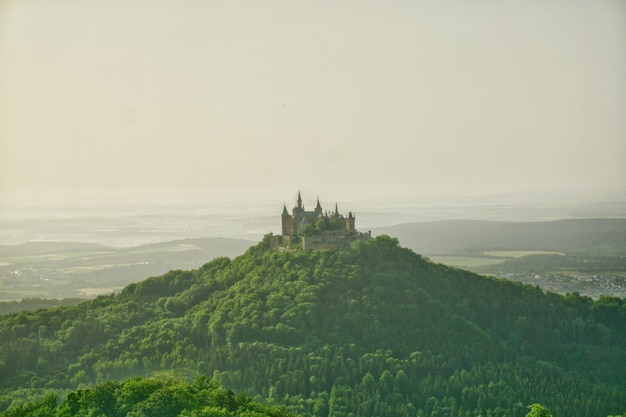 Widok na morze na tle nieba