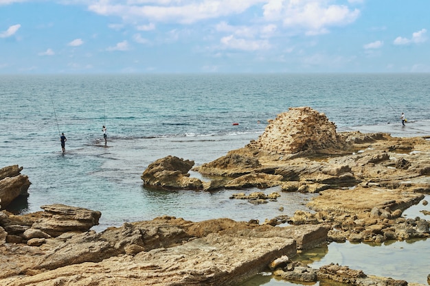 Widok na Morze Śródziemne w nadmorskim parku narodowym Cezarei.