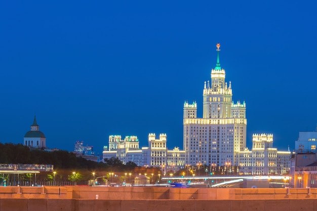 Widok Na Panoramę Moskwy O Zmierzchu W Rosji