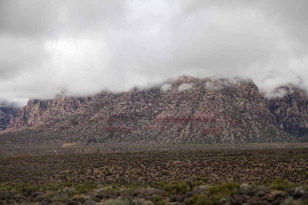 Widok Na Park Narodowy Red Rock Canyon W Mglisty Dzień W Nevadausa