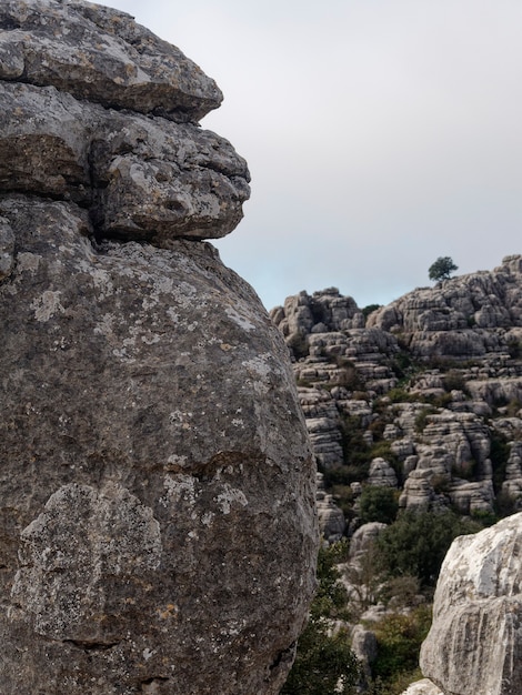 Widok na park przyrody El Torcal de Antequera.