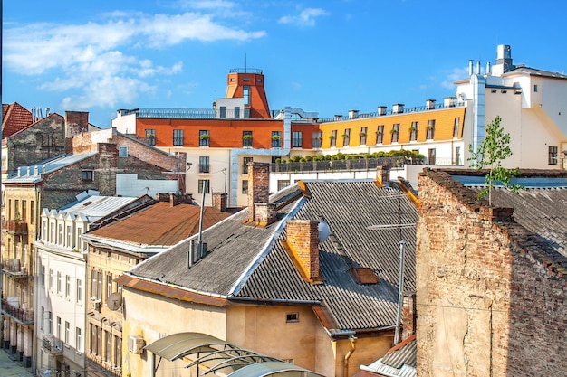 Widok na pejzaż dachów miasta