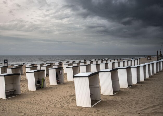 Zdjęcie widok na plażę na tle nieba