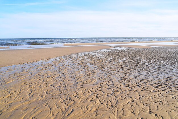 Zdjęcie widok na plażę na tle nieba