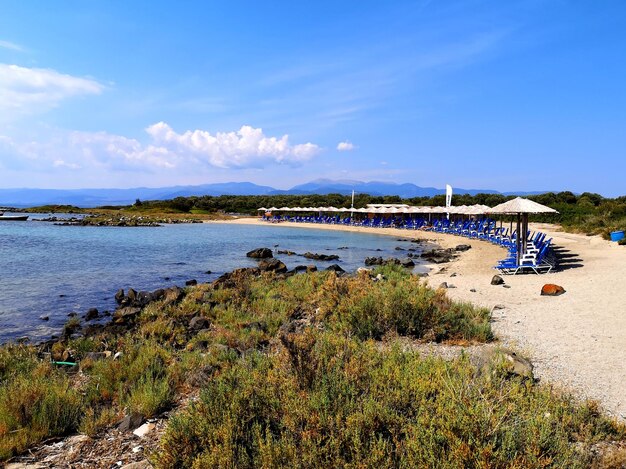 Widok Na Plażę Na Tle Niebieskiego Nieba