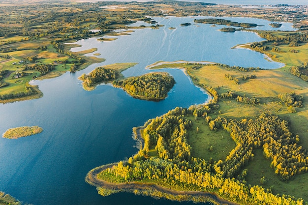 Widok na plażę z wysokiego kąta