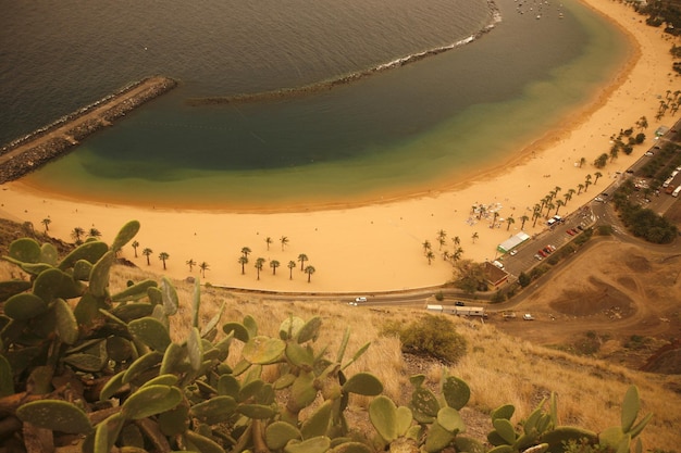 Zdjęcie widok na plażę z wysokiego kąta