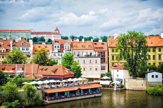 Zdjęcie widok na pragę z mostu karola