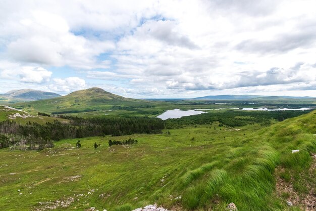 Widok Na Rezerwat Przyrody Derryclare Ze Szczytu Góry Derryclare.