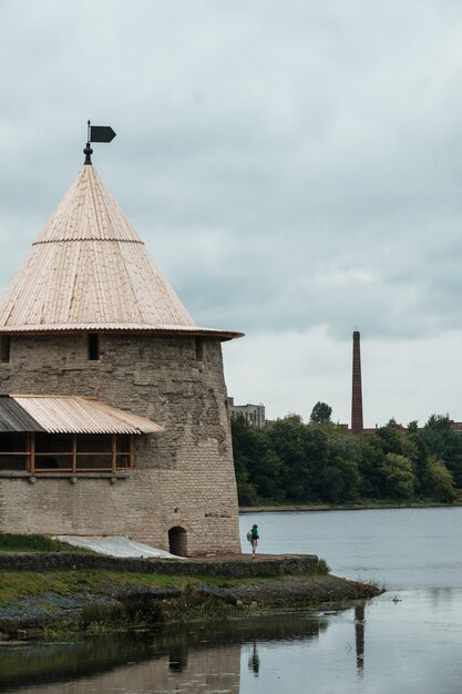 Widok na rzekę w mieście Psków