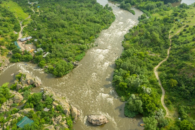 widok na rzekę z góry