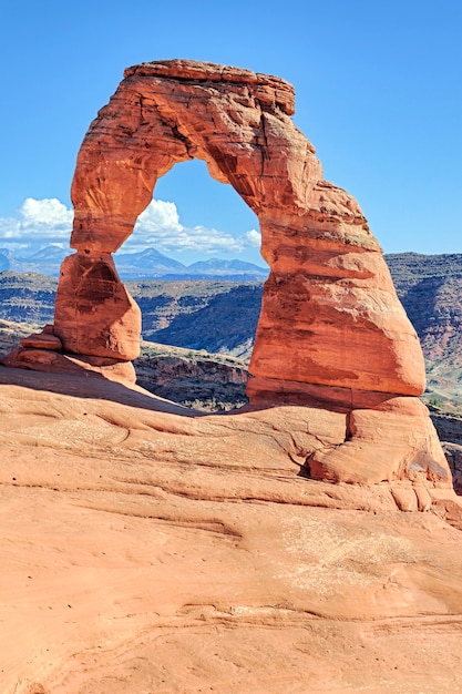 Widok na słynny Delicate Arch, Utah, USA