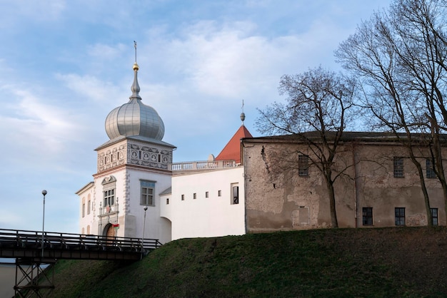 Widok na Stary Zamek w Grodnie Grodno Zamek Górny w słoneczny dzień Grodno Białoruś