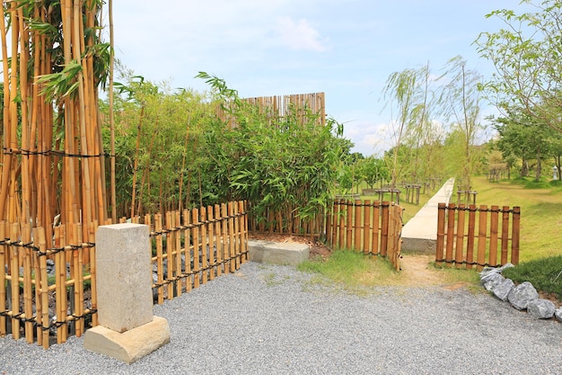 Zdjęcie widok na tradycyjny japoński ogród
