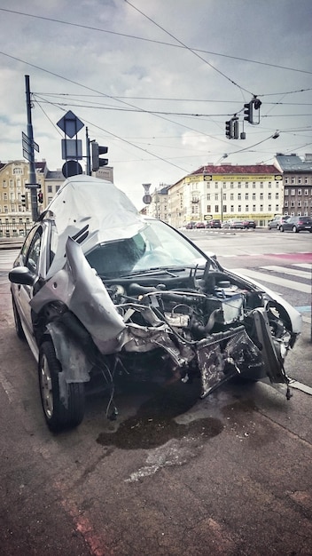 Zdjęcie widok na ulicę miasta na tle nieba