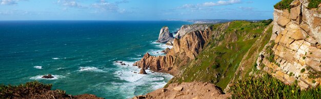 Widok na wybrzeże Atlantyku w Portugalii Cabo da roca Letni dzień