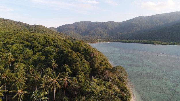 Widok na wybrzeże koh tao