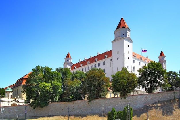 Widok na zamek w Bratysławie, Słowacja