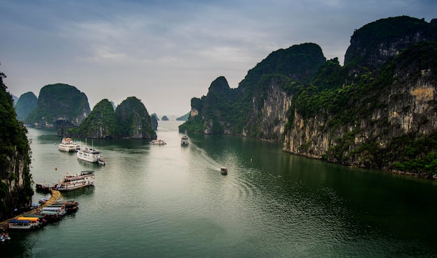 Widok na zatokę Ha Long