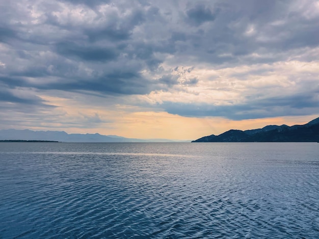 Widok natury z powierzchni oceanu