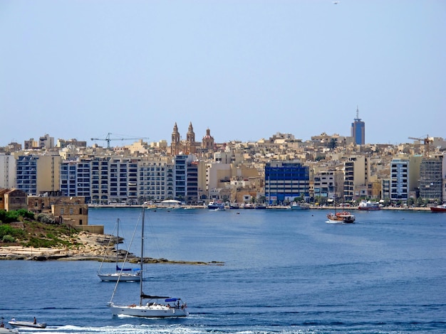Widok nowych domów Sliemy Malta