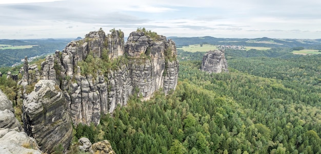 Zdjęcie widok panoramiczny krajobrazu na tle nieba