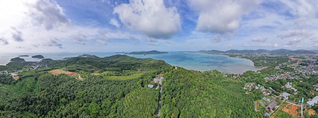 Widok panoramiczny Widok z lotu ptaka wyspy Phuket w Tajlandii z kamery Drone Wysoki kąt widzenia