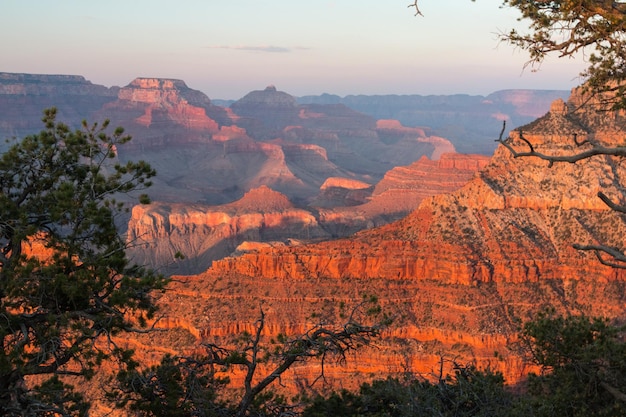 Widok parku narodowego Grand Canyon na tle nieba