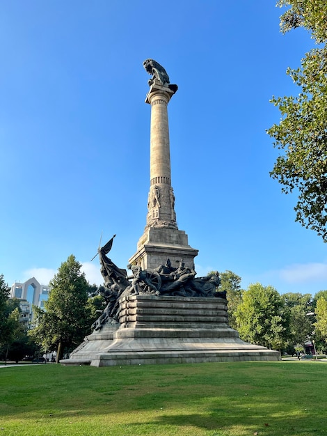 Widok pionowy z Boavista Rotunda Garden w koncepcji podróży i turystyki w Porto