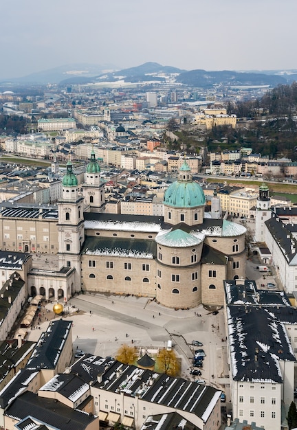 Widok Salzburga z katedrą