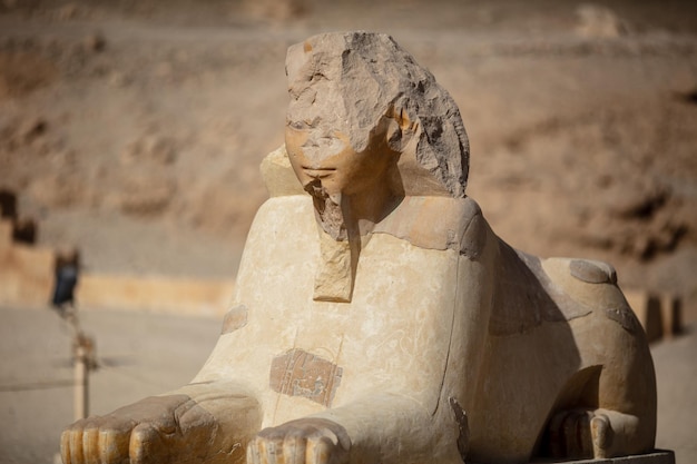 Zdjęcie widok świątyni hatshepsut świątynia pogrzebowa faraona dynastii hats hepsut