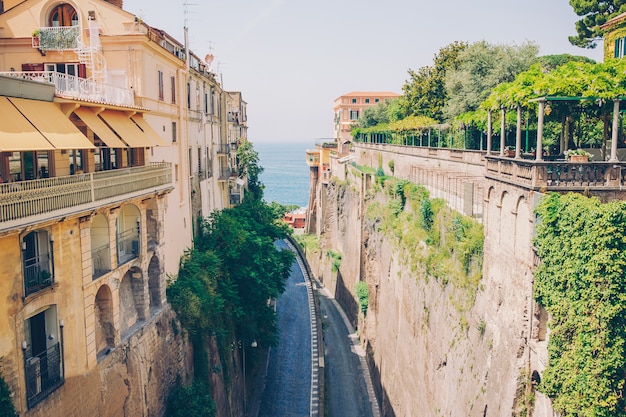 Widok Ulica W Sorrento, Włochy.