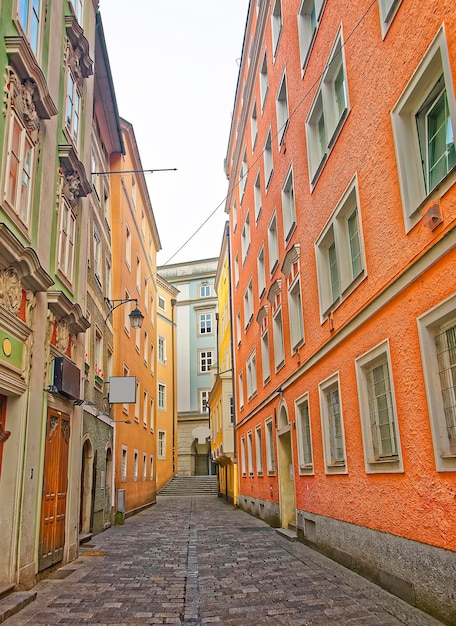 Widok ulicy na starym mieście Linz w Austrii w styczniu