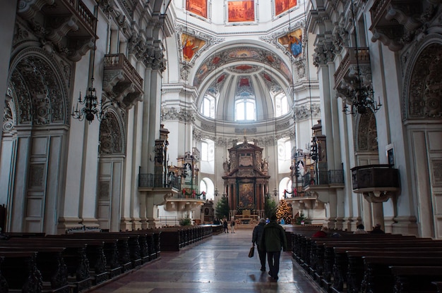 Widok Wnętrza Katedry W Salzburgu.