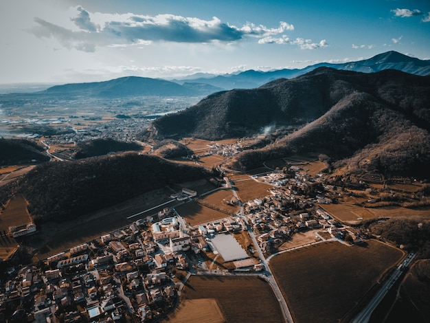 Widok z drona na franciacorta, brescia